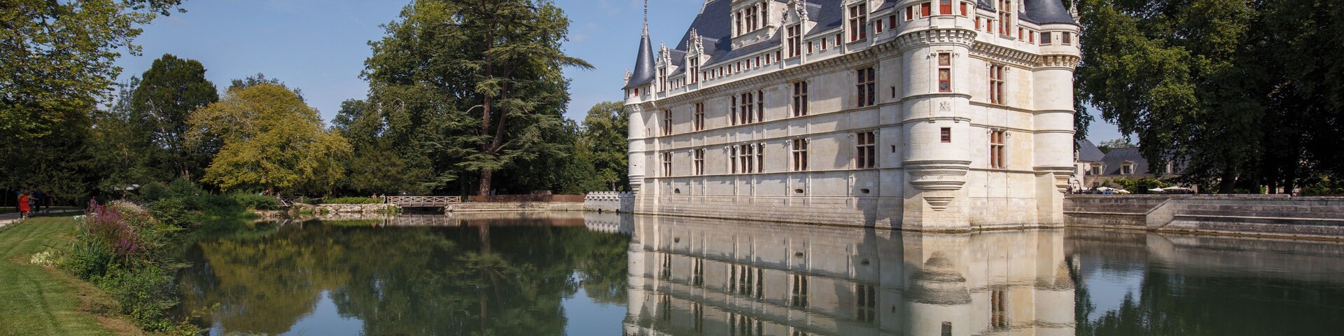 This building is indexed in the Base Mérimée, a database of architectural heritage maintained by the French Ministry of Culture, under the reference PA00097546 .