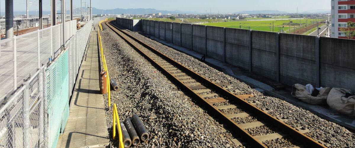 新八代駅ホームから熊本方面を撮る