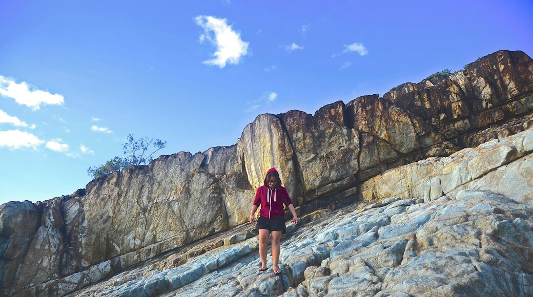 Constantly looking for my next adventure.
Drove up to the top of Captain Cook drive at 1770 to watch the sunrise on a lookout. Instead, we found this beautiful and secluded beach cove, surrounded by these really cool rock formations (with different colours too!). I could easily spend a day here just reading a book and admiring the views.