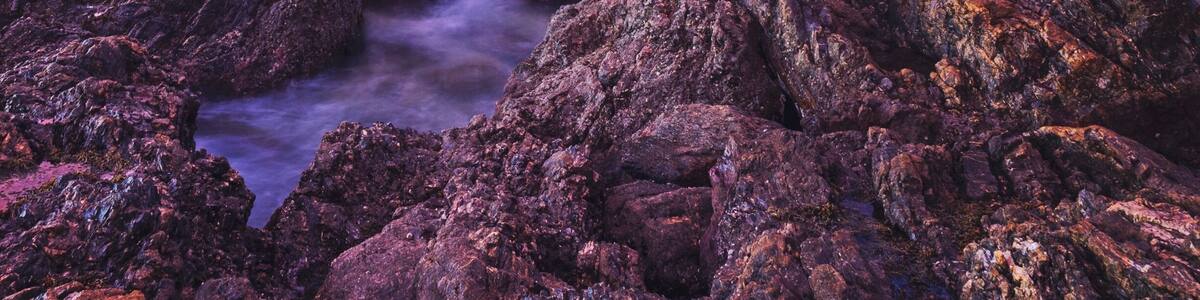 The stunning Horse Head rock in Bermagui Sapphire Coast is the perfect welcome to the Sapphire Coast. If you attempt to check out this unique rock formation you'll have to brave the tides and scramble over rocks for 15 minutes from Camel Rock. I strongly suggest heading out on an outgoing tide and a low tide so that you can enjoy the landscape without worrying about being stranded.