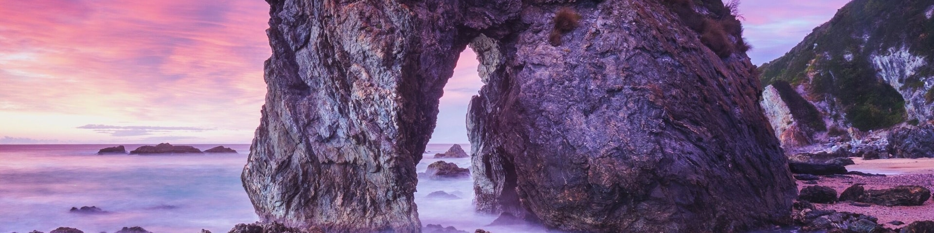 The stunning Horse Head rock in Bermagui Sapphire Coast is the perfect welcome to the Sapphire Coast. If you attempt to check out this unique rock formation you'll have to brave the tides and scramble over rocks for 15 minutes from Camel Rock. I strongly suggest heading out on an outgoing tide and a low tide so that you can enjoy the landscape without worrying about being stranded.
