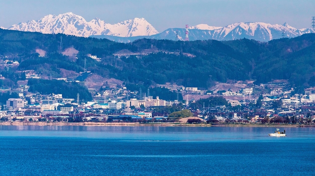 A peaceful morning in Suwa.