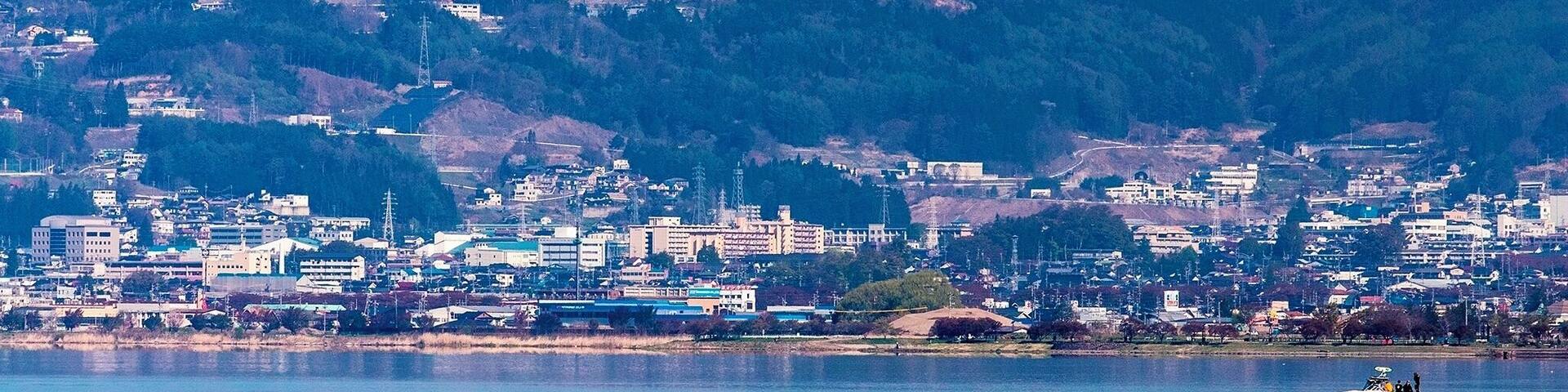 A peaceful morning in Suwa.