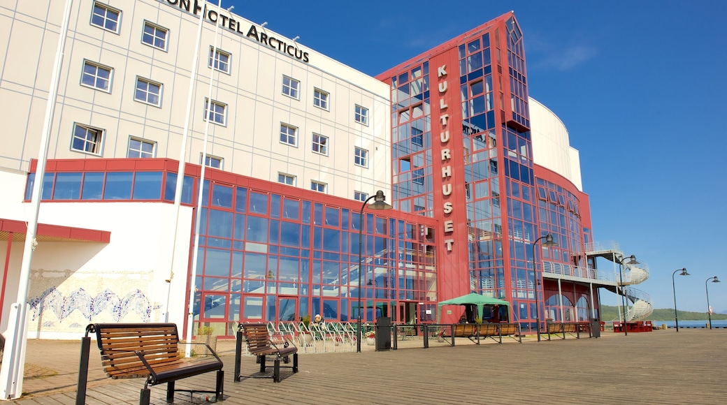 Harstad som viser kystby og kyst