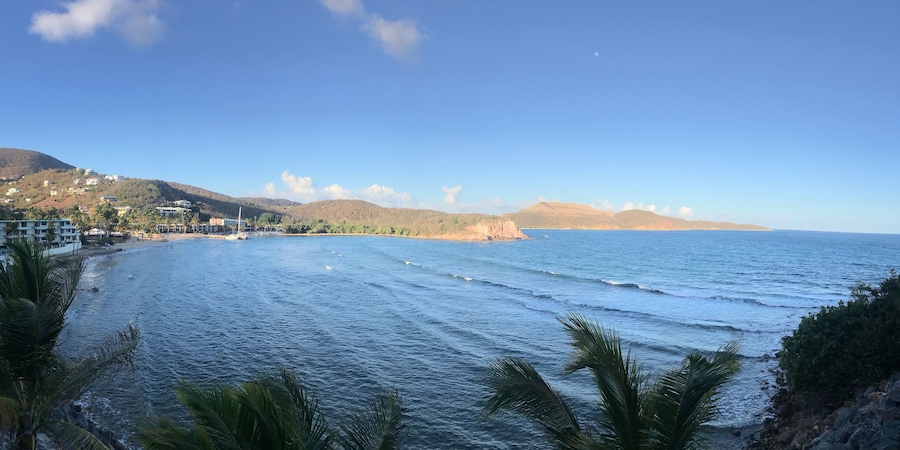 Beautiful bay and location. Sunrise and moon are both unbelievable