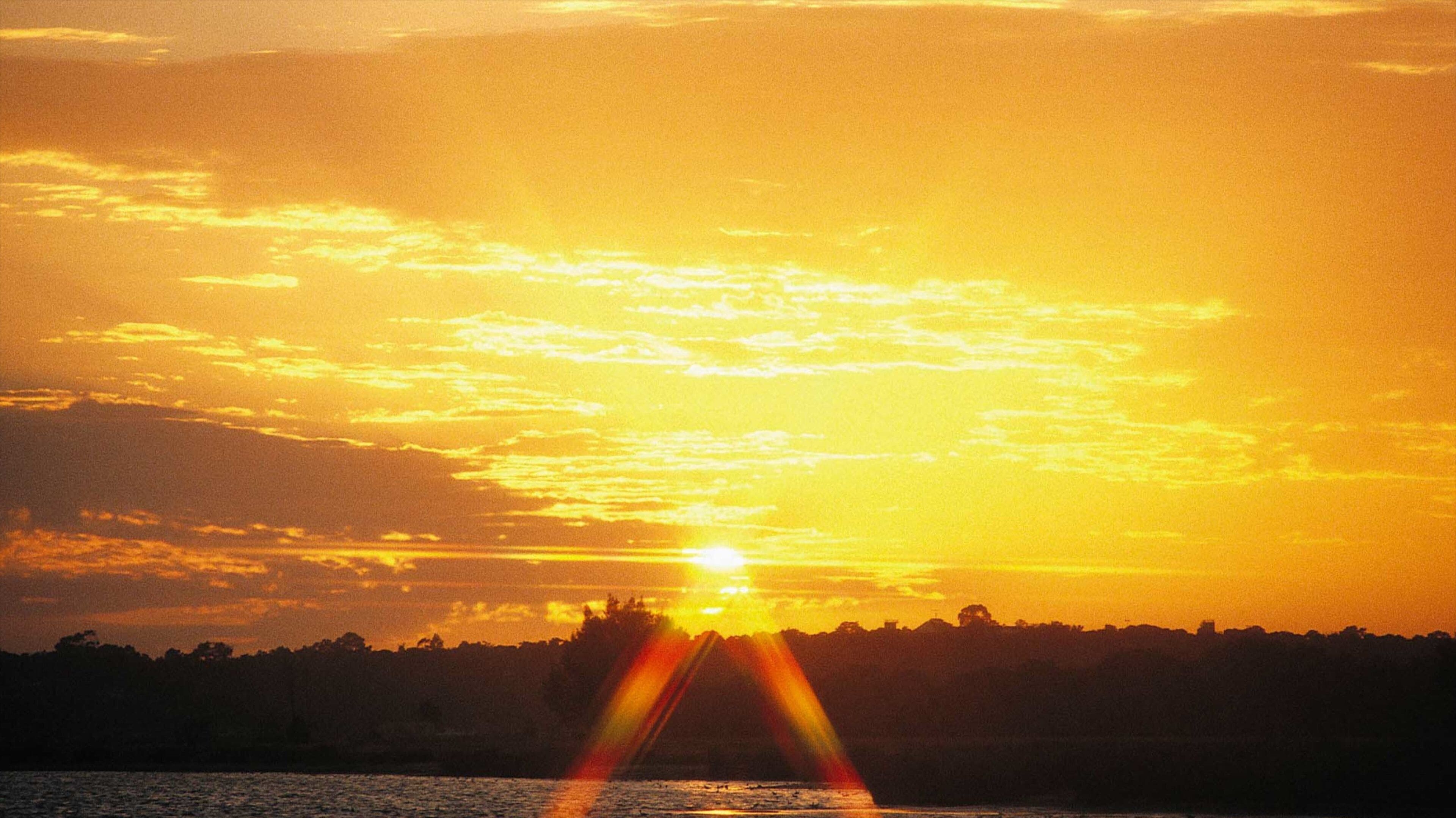 Mandurah showing a sunset, general coastal views and landscape views