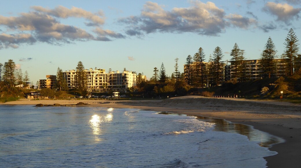 A trip up the coast and a visit to friends in Port Macquarie led to a drive to Lighthouse Beach, Port Macquarie. Just stunning