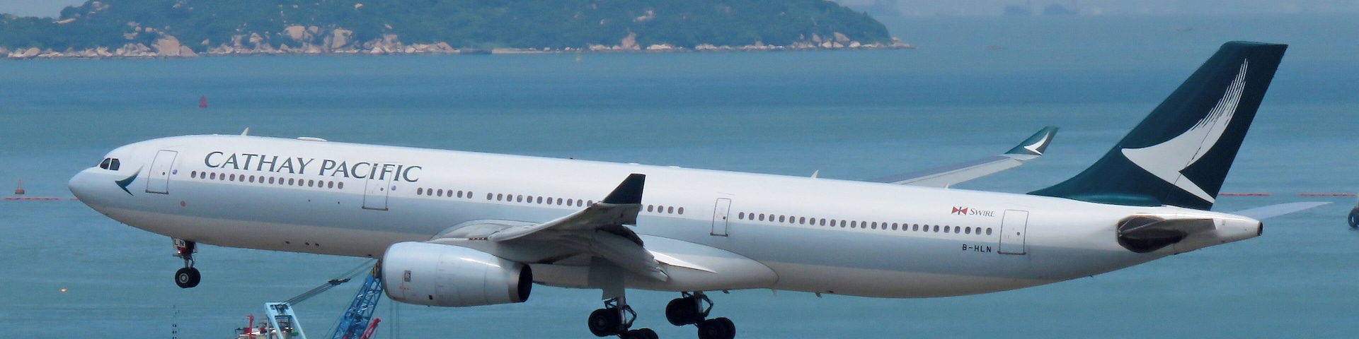 Cathay 567 from Osaka. The next day, Kansai Airport run into a trouble caused by typhoon...