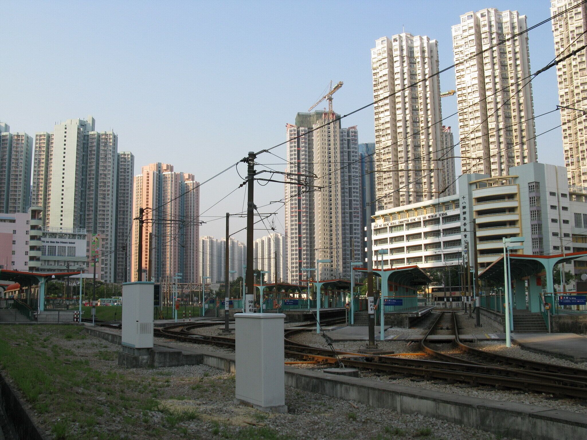 輕鐵 天榮站 Tin Wing Stop, Light Rail