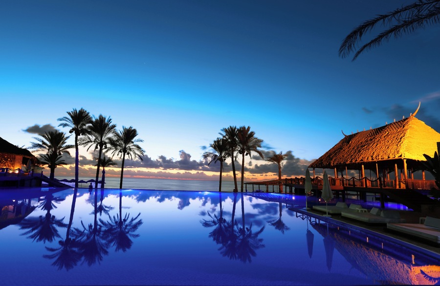 A tropical beach resort in Damour- Lebanon, Janna is a 5 star resort located 20 minutes from Downtown- Beirut. I love mainly the jacuzzi bar and the music.