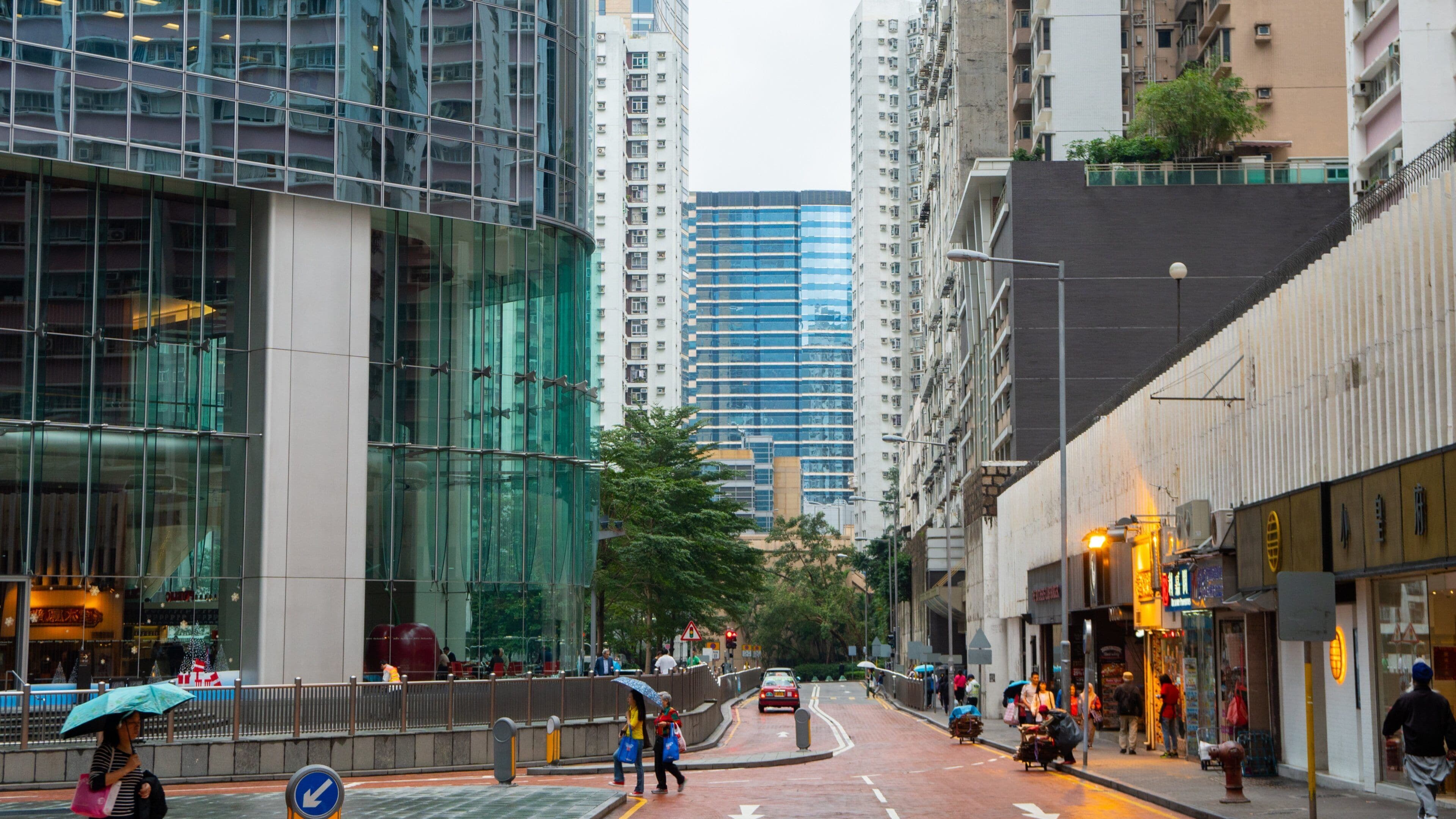 Taikoo which includes a city and street scenes