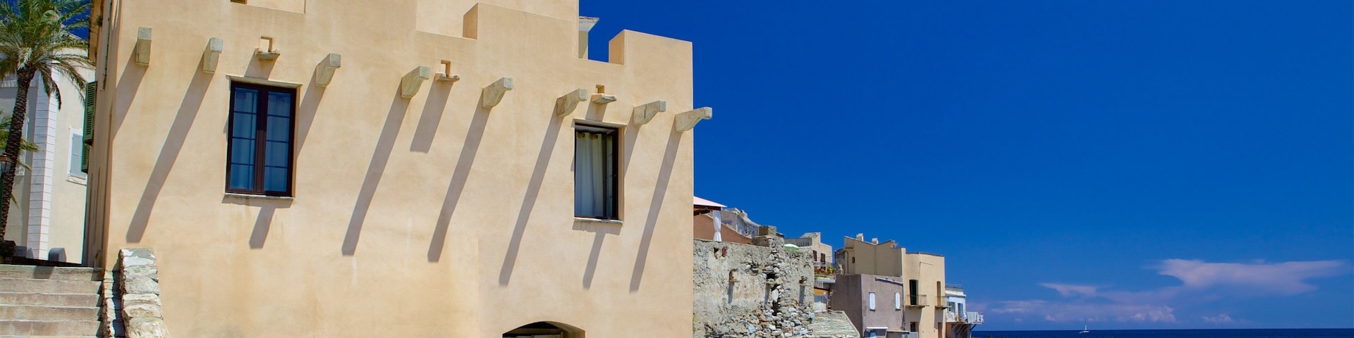 Brando mostrando uma casa