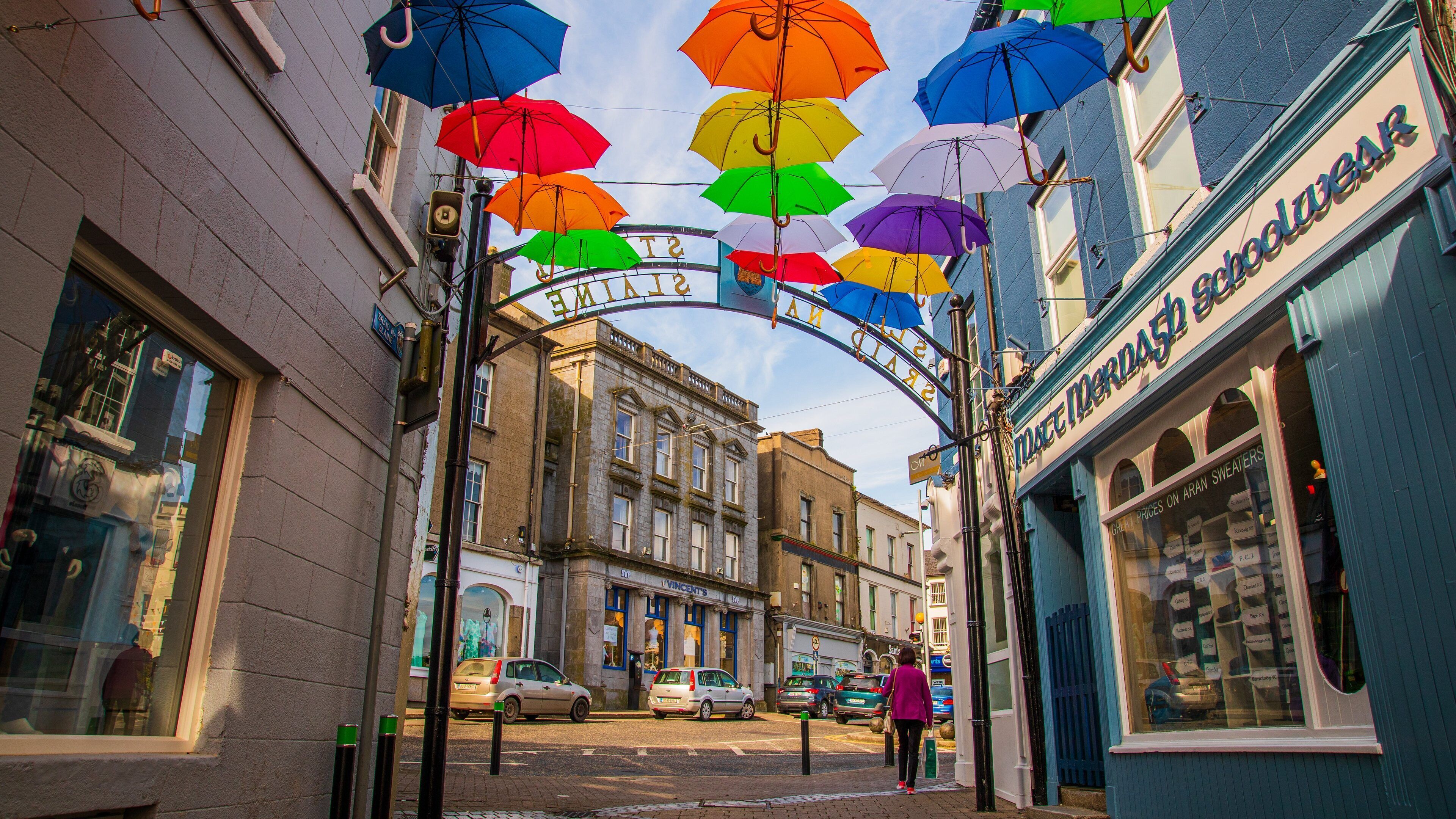 Enniscorthy featuring street scenes