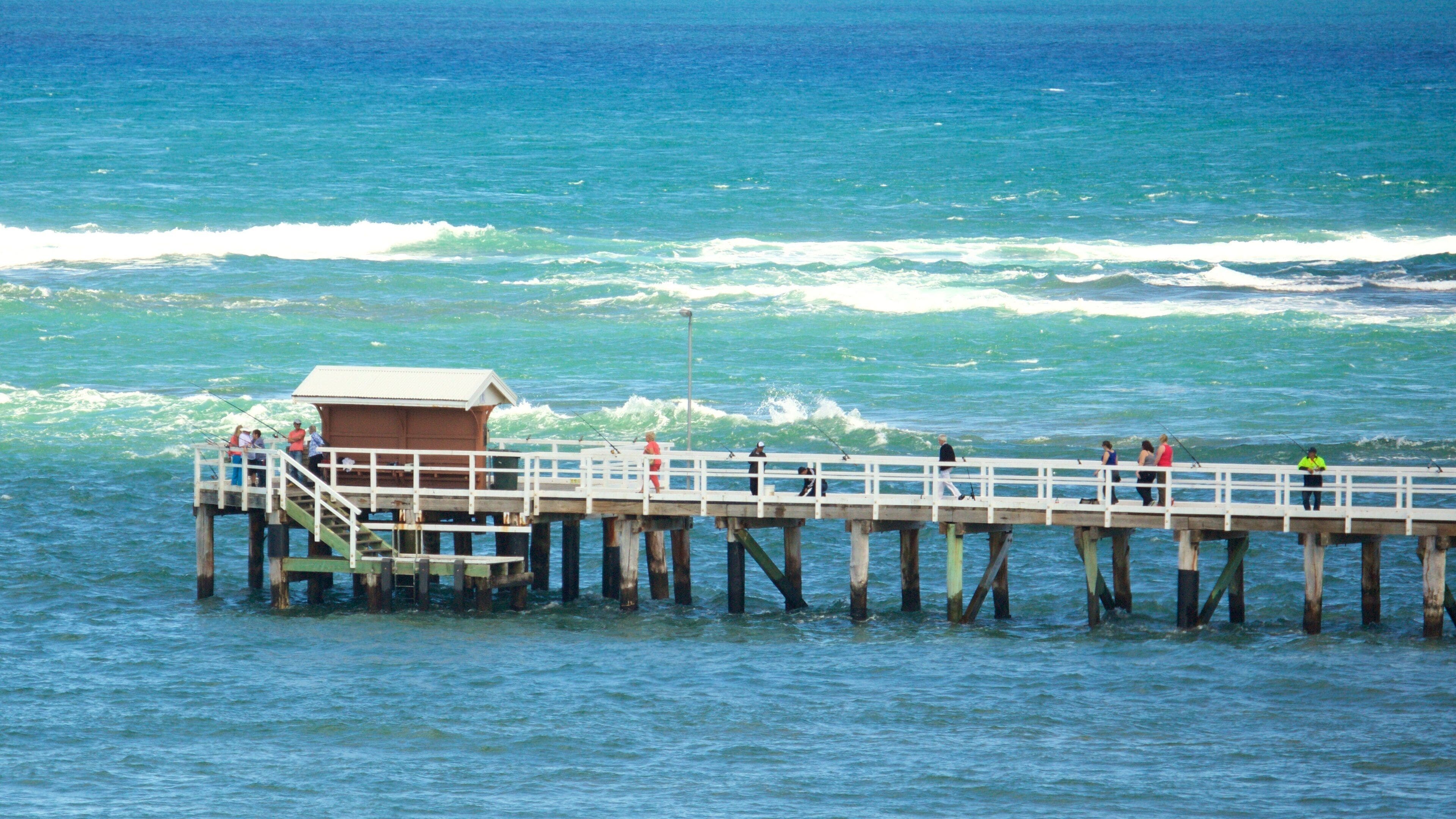 Point Lonsdale featuring waves