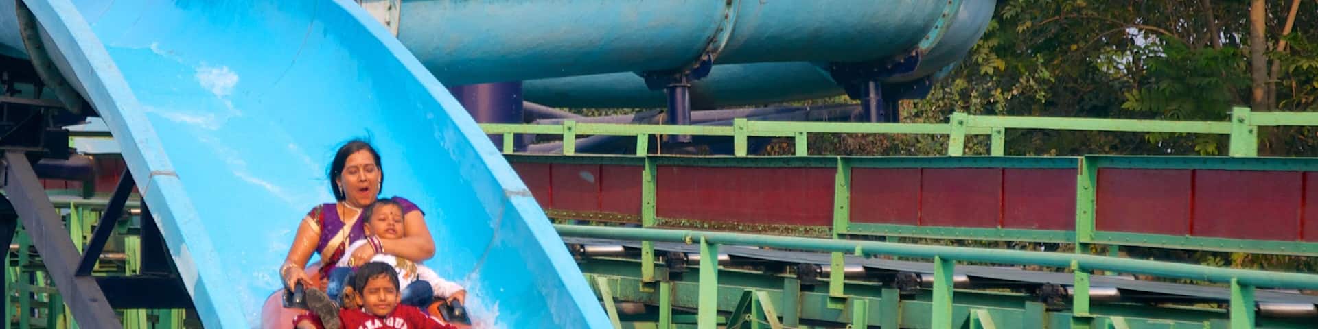 ニッコー パーク フィーチャー ウォーターパーク, アトラクション と 公園