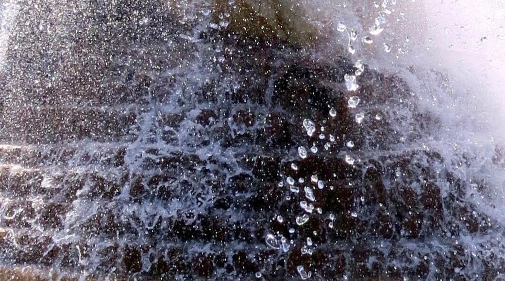 ICARE sur Rond point Fontaine - marbre de Pietrasanta - Taille directe - LANGON