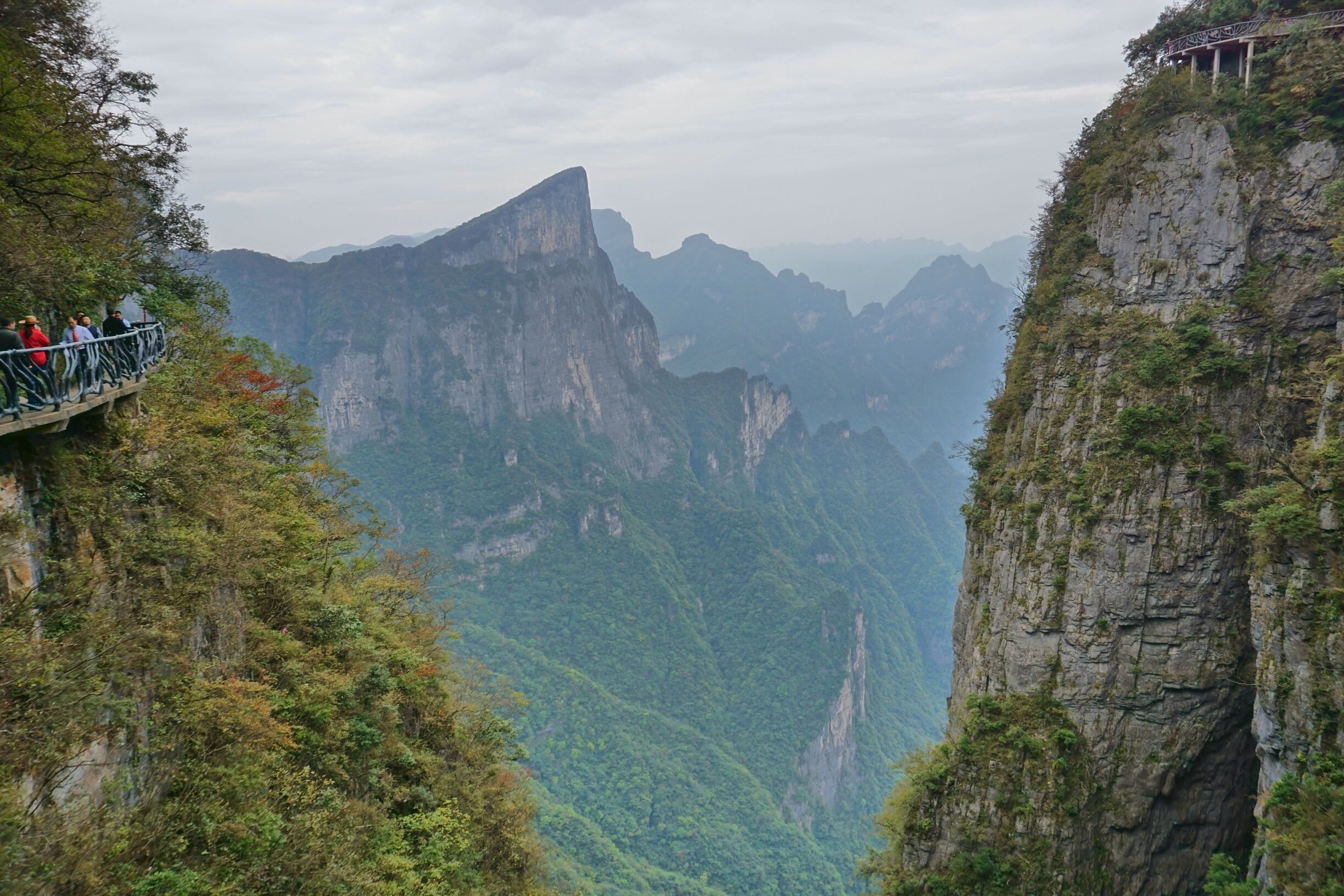 The vertigo inducing hiking of Tianmen Mountain
#china #tianmen #asia  #travel 

