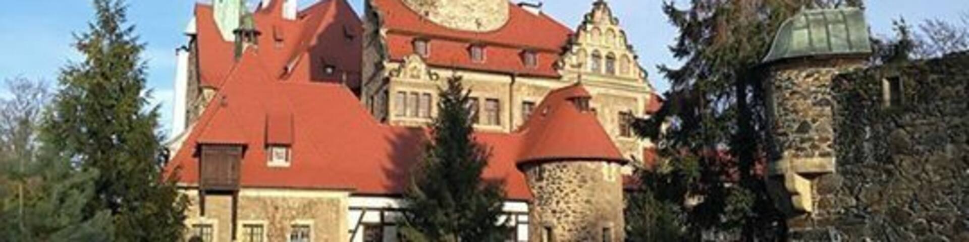 With a long history and tucked away in sourthern Poland, this castle doubles as a hotel that will give you a magical experience! A few weekends a year, this castle is transformed into a wizarding roleplay for adults who are fans of the Harry Potter series! Also, the place I met my husband.
#LifeAtExepdia
