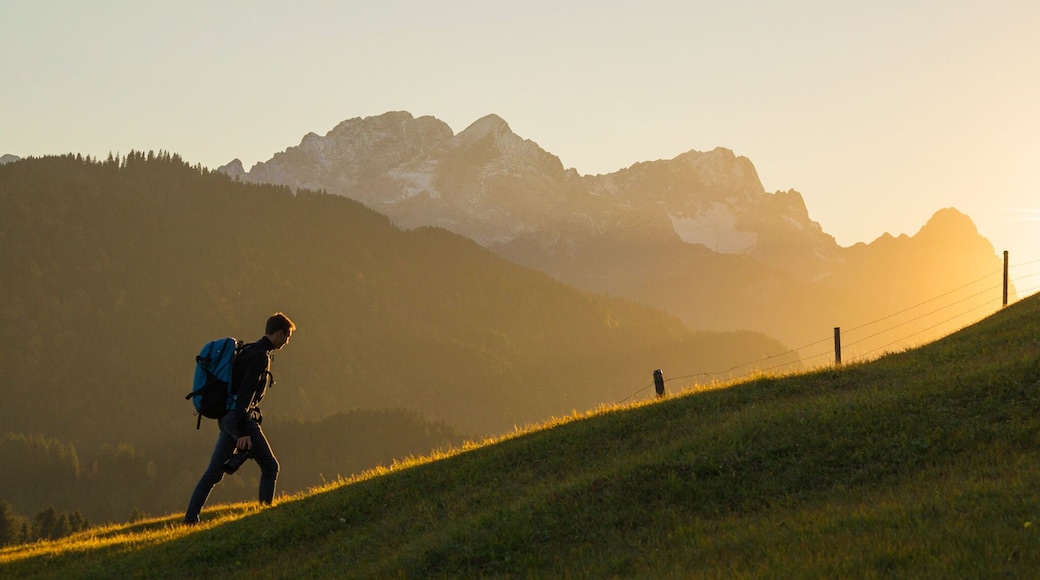 Shot this banger of my fellow photography buddy walking up the hill in some gorgeous side light.
#golden