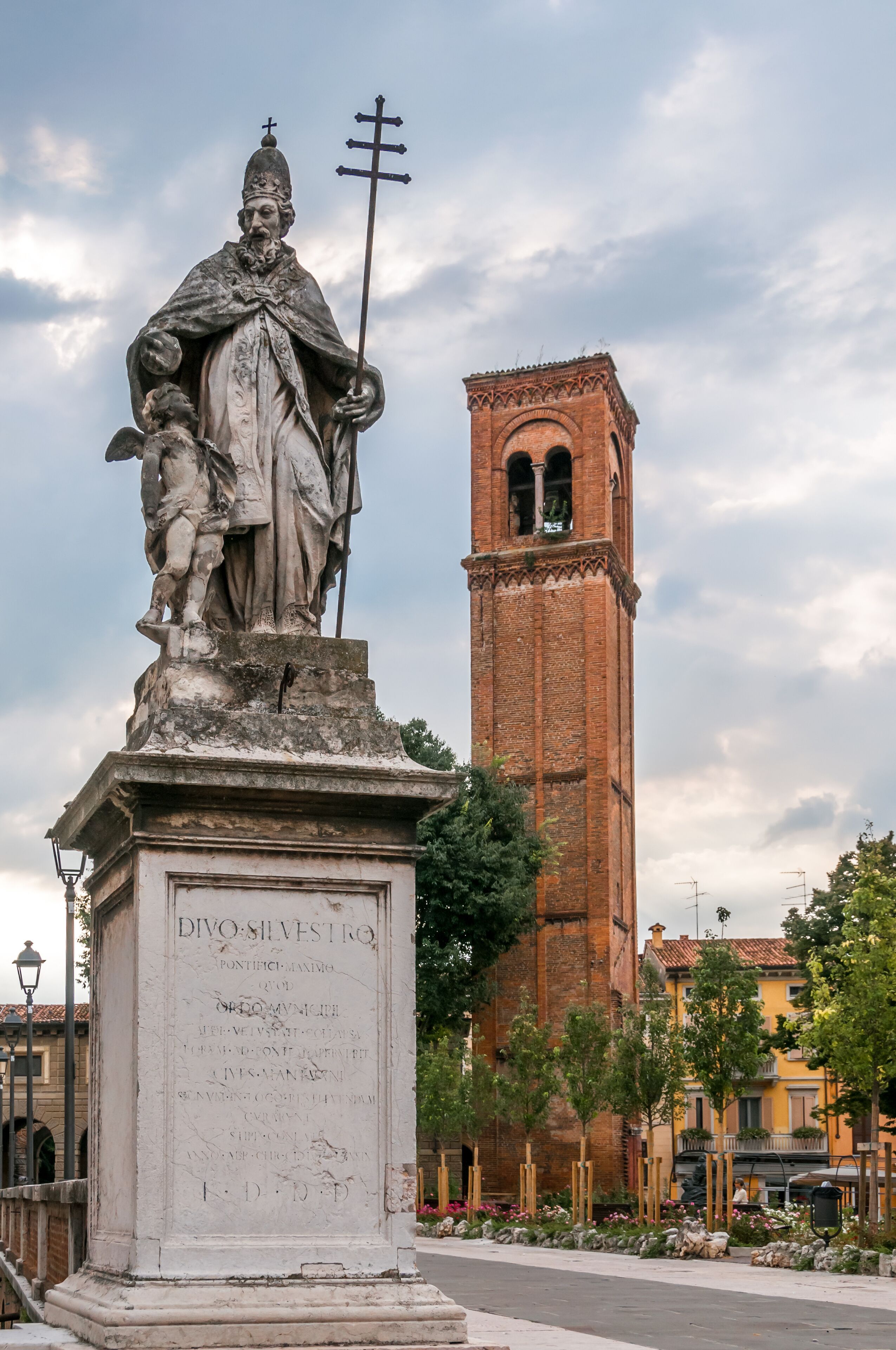 Statue of Saint Sylvester in Mantua
