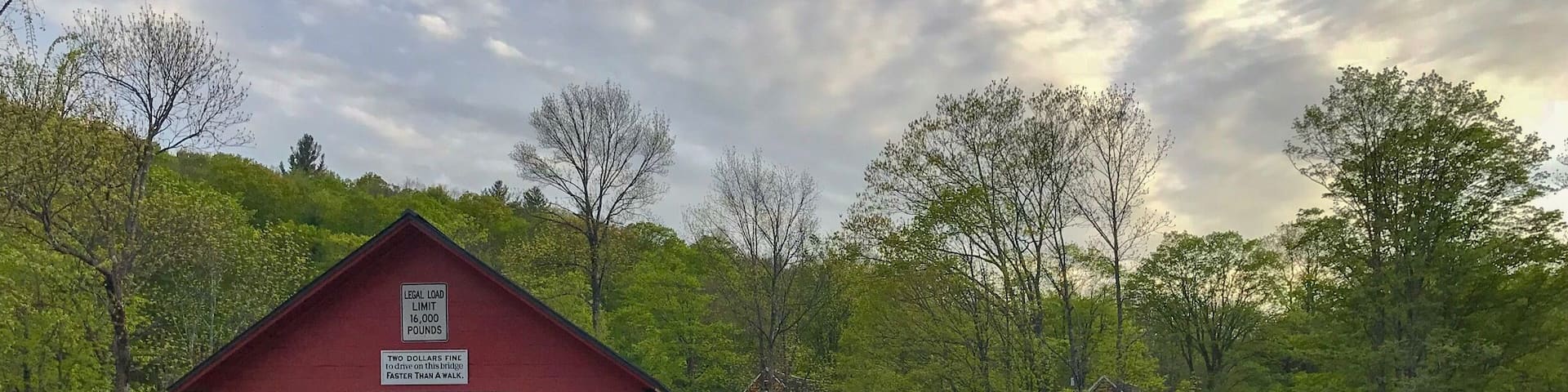 So many beautiful bridges in Vermont! The red details on this one really make it pop. It’s about 30min from Brattleboro, if you are visiting the area.
#vermont #coveredbridges #newengland