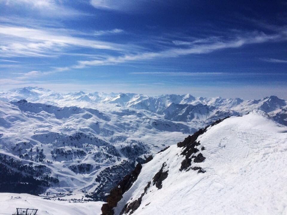 Un des plus grands domaine skiable : 600 km de pistes...