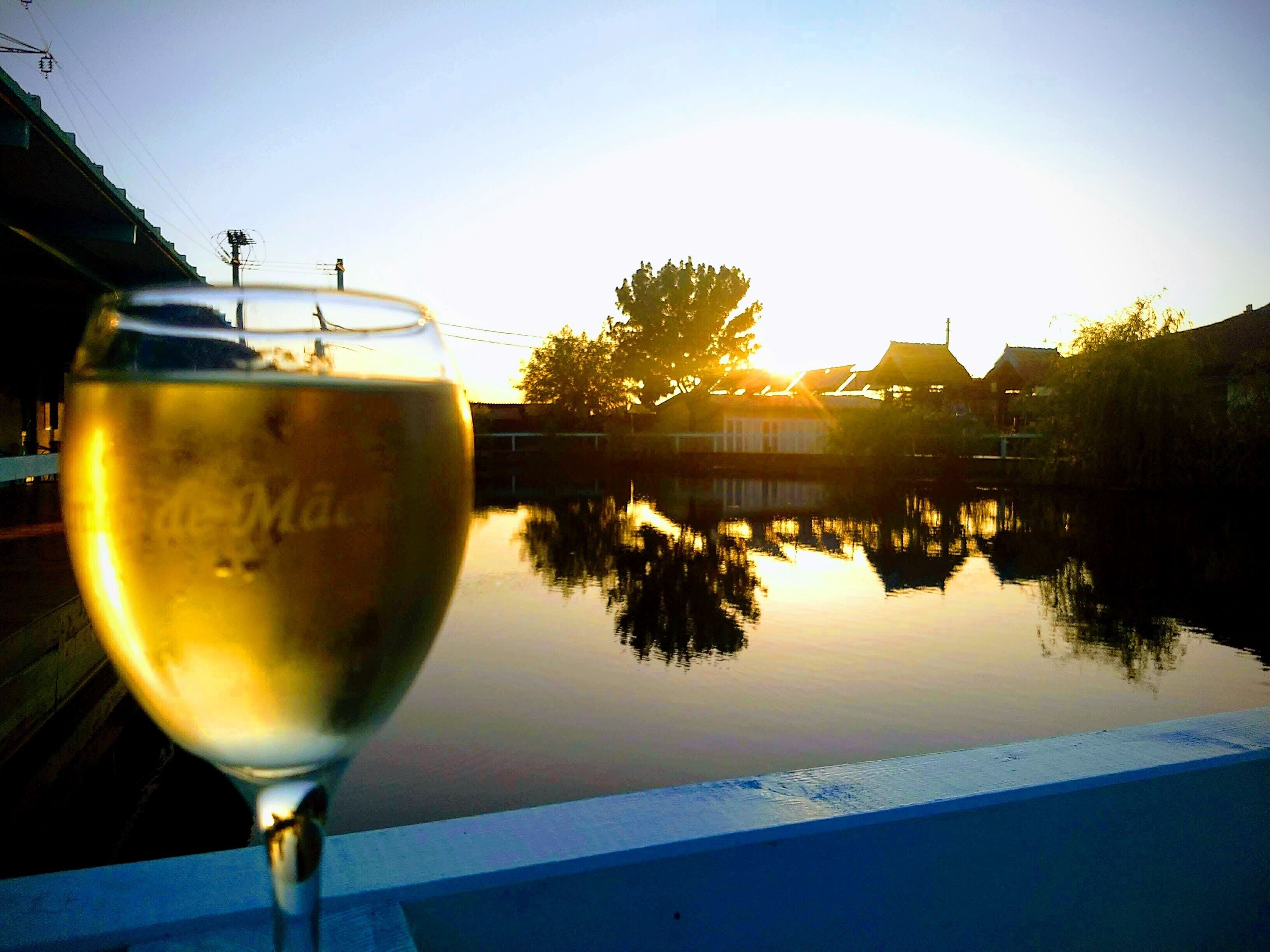 Sunsets and wine 
Match made in heaven

#ExperienceRomania #EatTravelLiveRepeat #DanubeDelta