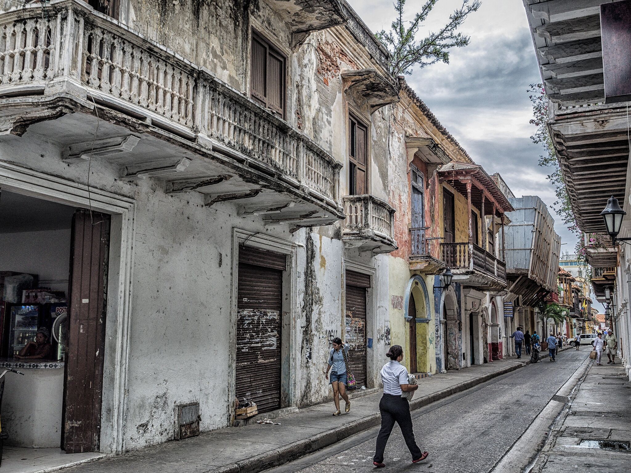 Old town is filled with colourful buildings. If you look hard enough you can find buildings lacking in color :)

