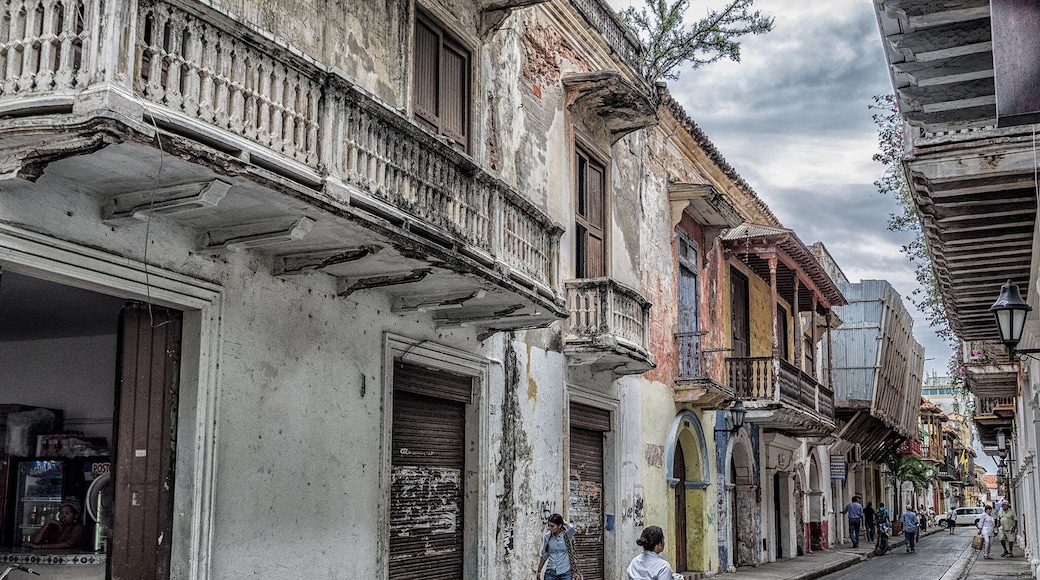 Old town is filled with colourful buildings. If you look hard enough you can find buildings lacking in color :)