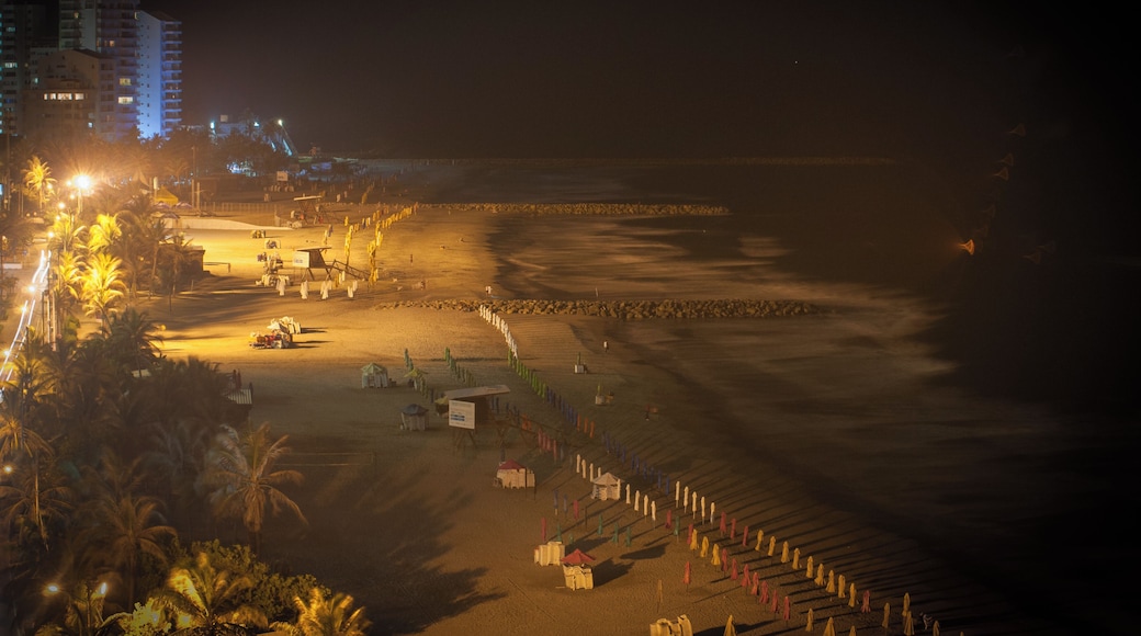 I had the chance to spend a night in one of the top-floor apartments overlooking this wide beach. The view was terrific (we could even see some of the Old Town buildings) and I had my breakfast facing the Caribbean Sea.
I truly recommend the area.
#AboveItAll