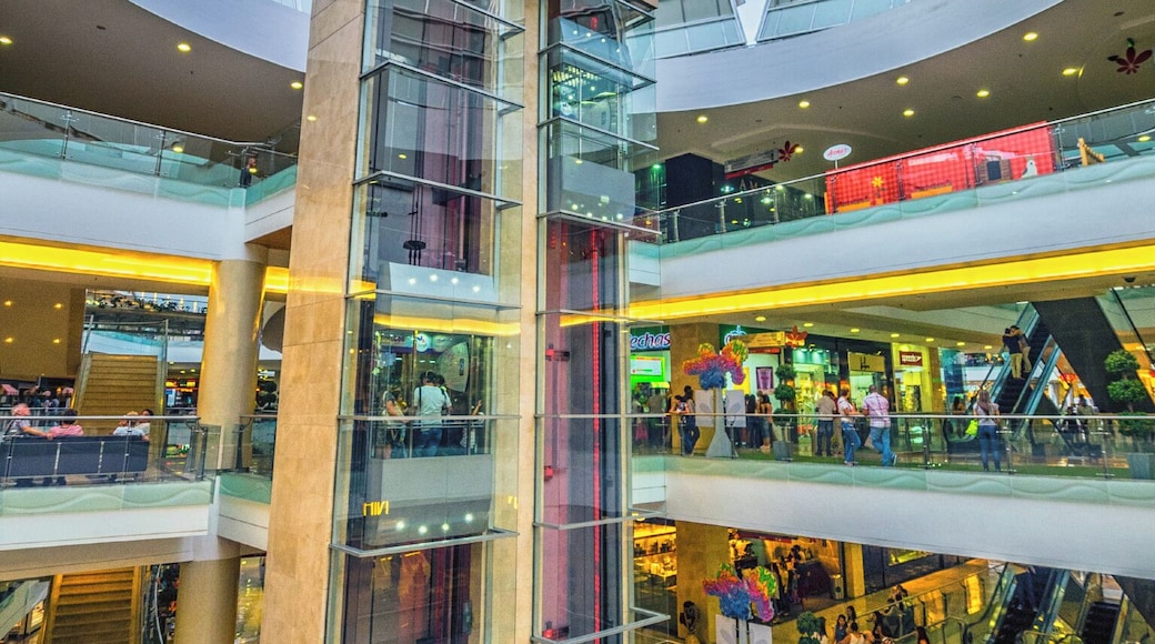 Such an impressive mall. With the heat that we struggled to adapt to in Medellin, we often found ourselves seeking out the comfort of air conditioned malls. Although, malls are not are favorite thing, this was definitely our favorite mall in Medellin. A must see, if you're in the area.
#colombia #shopping #travel