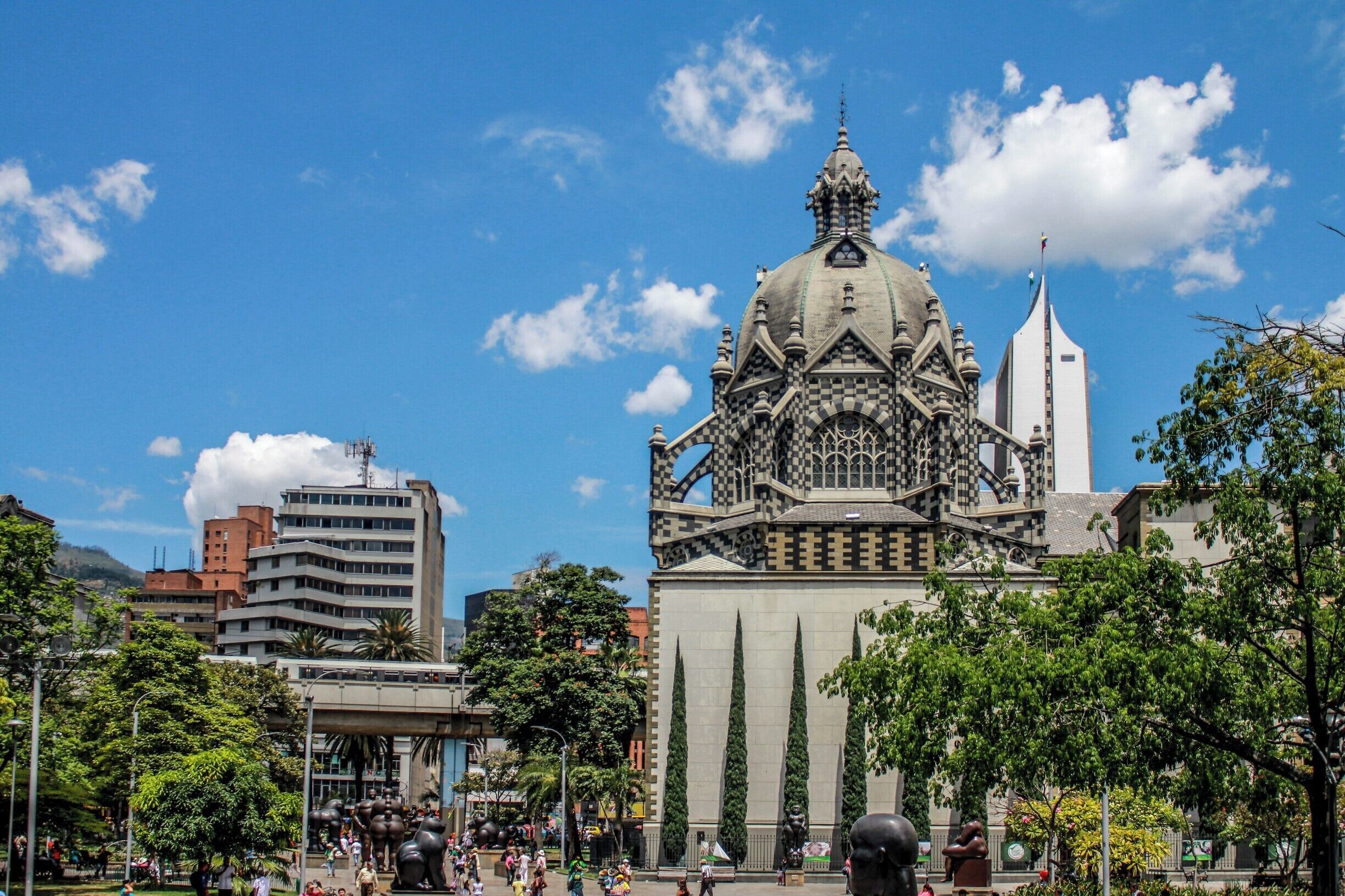 I just really like this place in Medellin
Medellín is where I was born. It's my favorite city in Colombia because it has many beautiful places like this one. Here you can find great art, amazing architecture, beautiful gardens and the best public transportation #lovemytown #stunningstructures #Culture