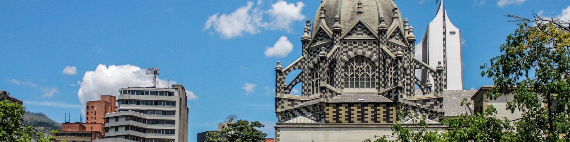 I just really like this place in Medellin
Medellín is where I was born. It's my favorite city in Colombia because it has many beautiful places like this one. Here you can find great art, amazing architecture, beautiful gardens and the best public transportation #lovemytown #stunningstructures #Culture