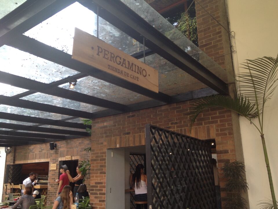 Great drinks, and incredibly fast internet. 