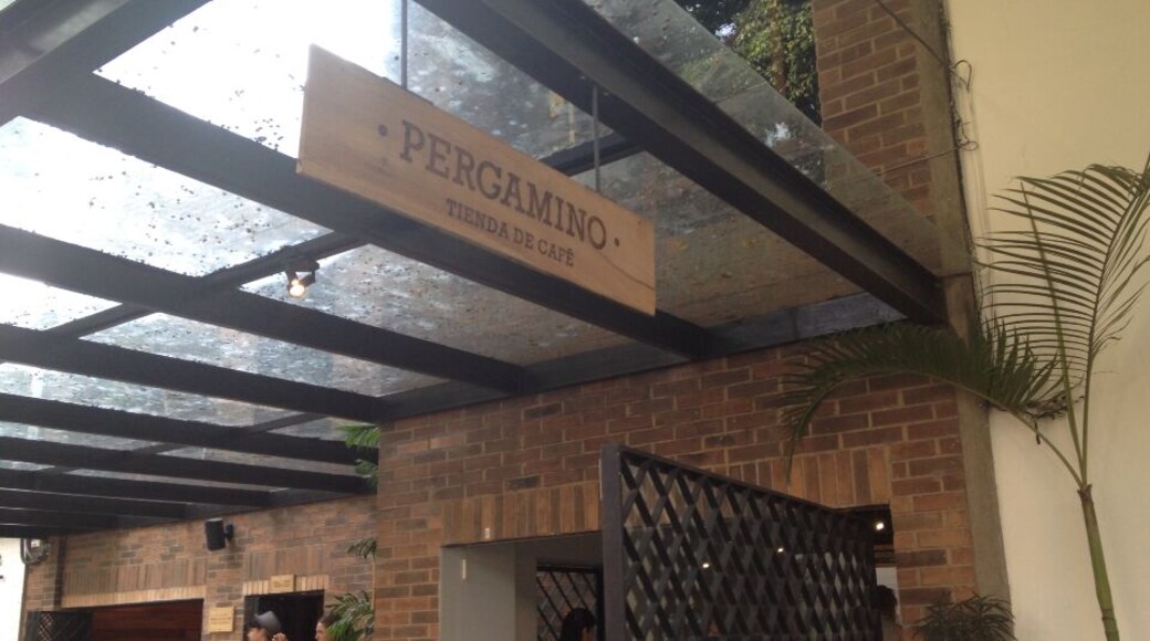 Great drinks, and incredibly fast internet.