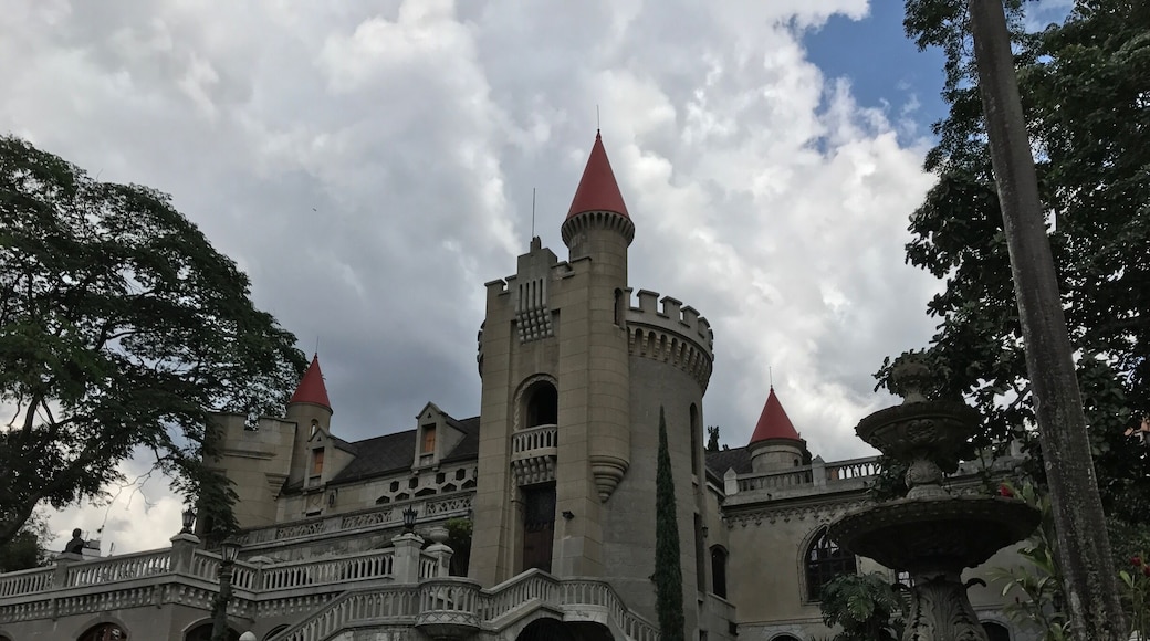 Former home of a very wealthy business man from Colombia. Gained his wealth from textiles.
#ontheroad