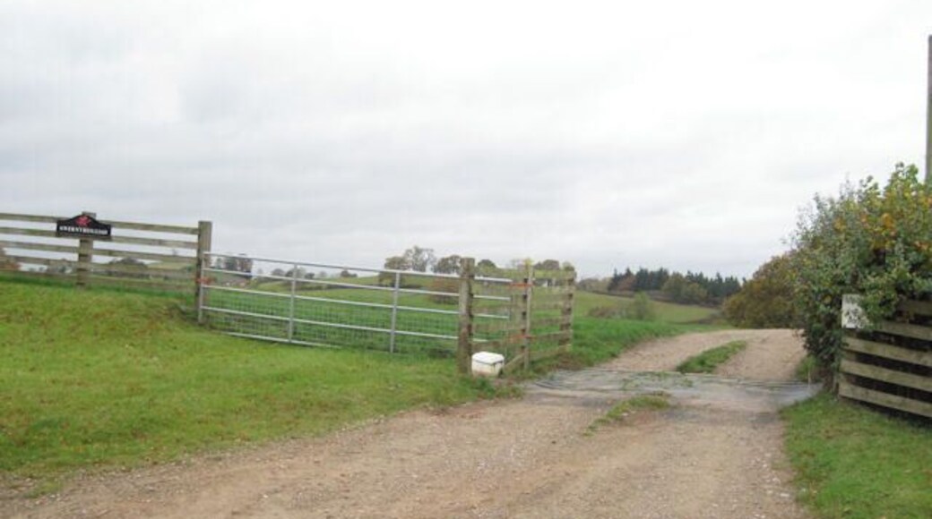 Gwernybeilliad Entrance Not sure whether this is a farm or not!