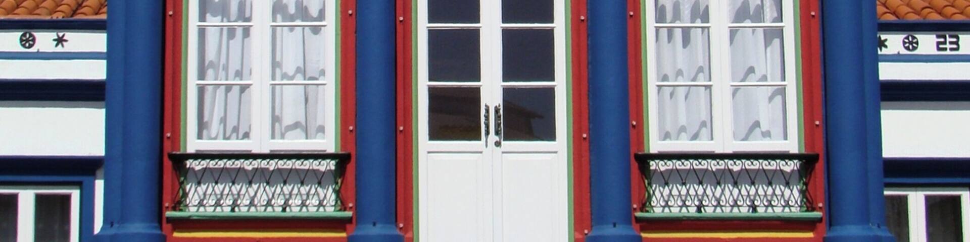 #Culture #Imperio #Azores #Acores #IlhaTerceira
Impérios da Ilha Terceira - Açores
As Festas do Espírito Santo estão presentes em todo o arquipélago dos Açores. São, no entanto, particularmente marcantes na Ilha Terceira. Este culto é celebrado no Domingo de Pentecostes e no Domingo da Trindade, que são, respectivamente o sétimo e oitavo domingos depois da Páscoa. As cerimônias se realizam em pequenas capelas chamadas de Impérios. A arquitetura dos Impérios varia desde uma capela simples até capelas vistosamente coloridas e ornamentadas. Na Ilha Terceira, quase todos os Impérios têm no topo a coroa imperial encimada por uma pomba representando o Espírito Santo.
Estive na Ilha Terceira durante dois dias. Com pouco tempo e condições atmosféricas nem sempre favoráveis consegui fotografar 21 dos 72 Impérios que existem na ilha.
Empires of Terceira Island - Azores
The Feasts of the Holy Spirit are present throughout the archipelago of the Azores. They are, however, particularly striking on Terceira Island. This worship is celebrated on Pentecost Sunday and Trinity Sunday, which are respectively the seventh and eighth Sundays after Easter. The ceremonies take place in small chapels called Empires. The architecture of the empires ranges from a simple chapel to visually colorful and ornate chapels. In Terceira Island, almost all the Empires have at the top the imperial crown surmounted by a dove representing the Holy Spirit.
I was on Terceira Island for two days. With little time and atmospheric conditions not always favorable I was able to photograph 21 of the 72 Empires that exist on the island.