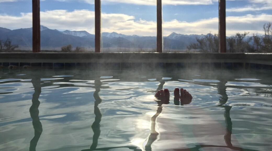 The tubs open at 7:30 am. Perfect for morning light 😊. Only 1 hr from the sand dunes #hotsprings #colorado #coloradical