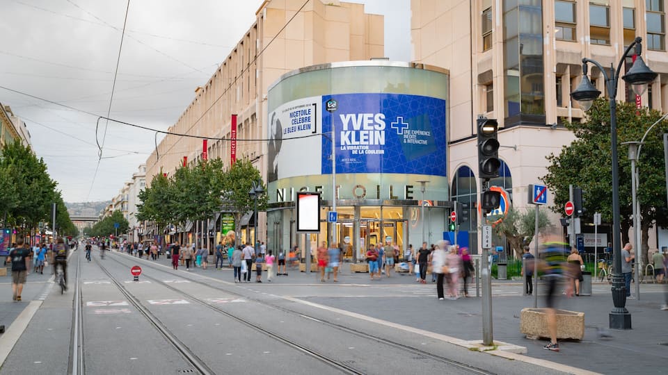 Nice Etoile Shopping Center showing signage