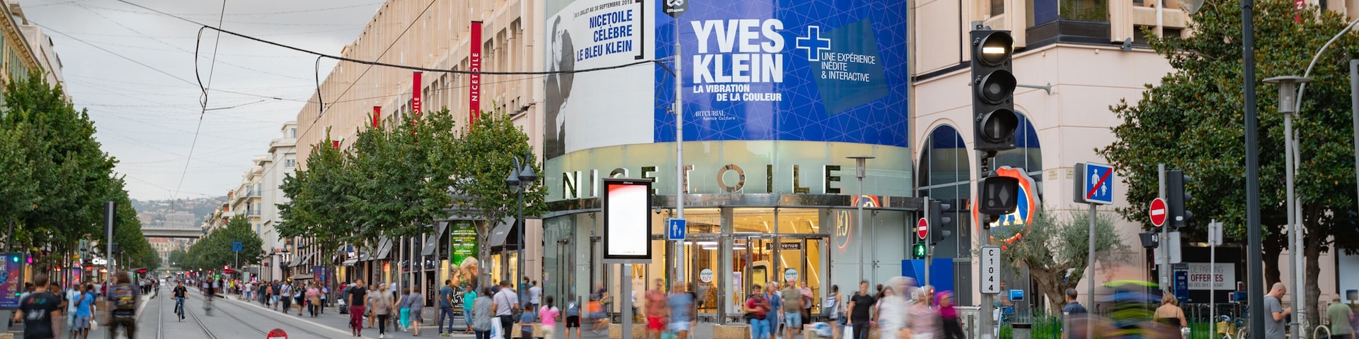 Nice Etoile Shopping Center showing signage