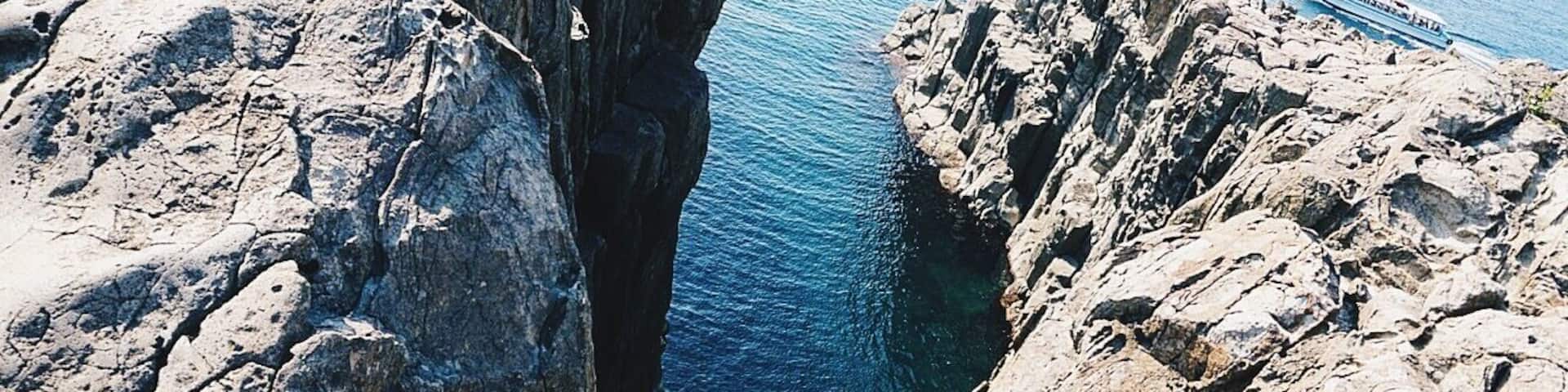 The cliffs.
#Fukui #Japan #cliffs #rock #sea #ocean
Taken at May 29th, 2015.