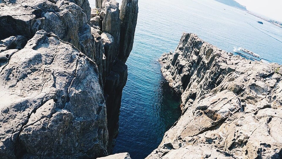 The cliffs.
#Fukui #Japan #cliffs #rock #sea #ocean
Taken at May 29th, 2015.