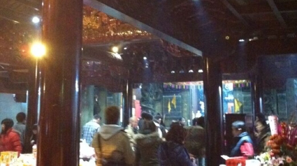 the biggest temple in chung-ho area