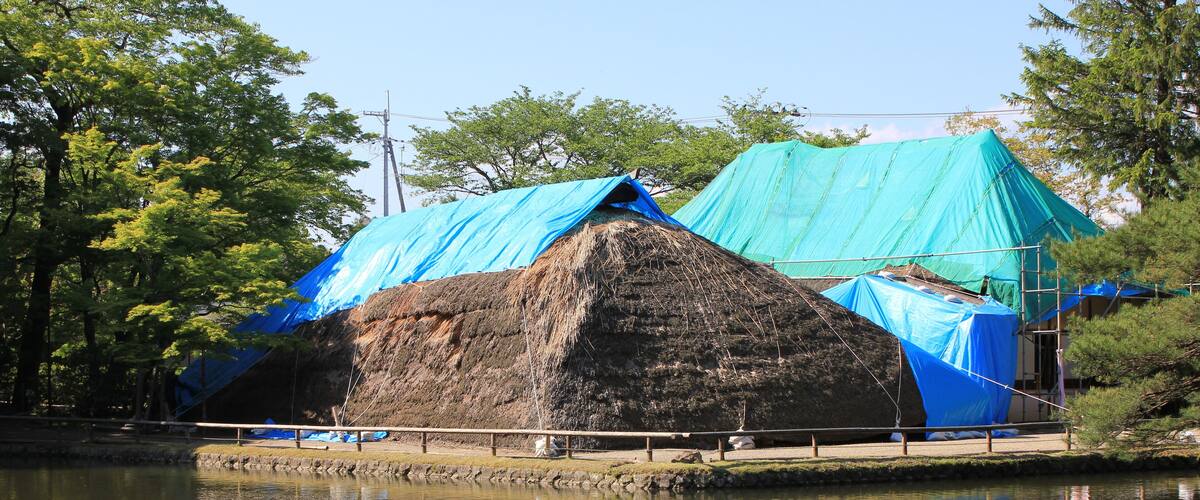東日本大震災で倒壊した有備館主屋(2011年06月撮影)