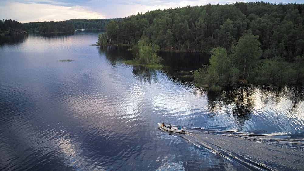 On our way to the first campsite in linnansari national park