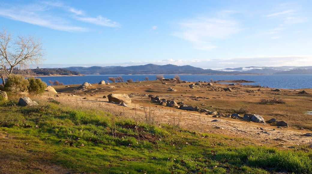 Granite Bay Beach showing landscape views and tranquil scenes