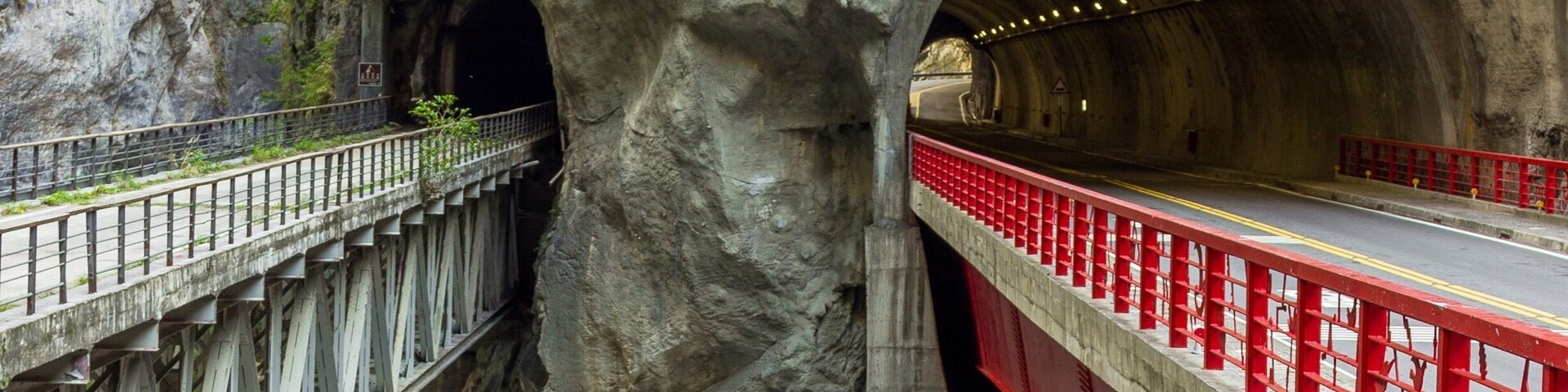 Cant miss this great photo spot as you head up the Taroko highway
