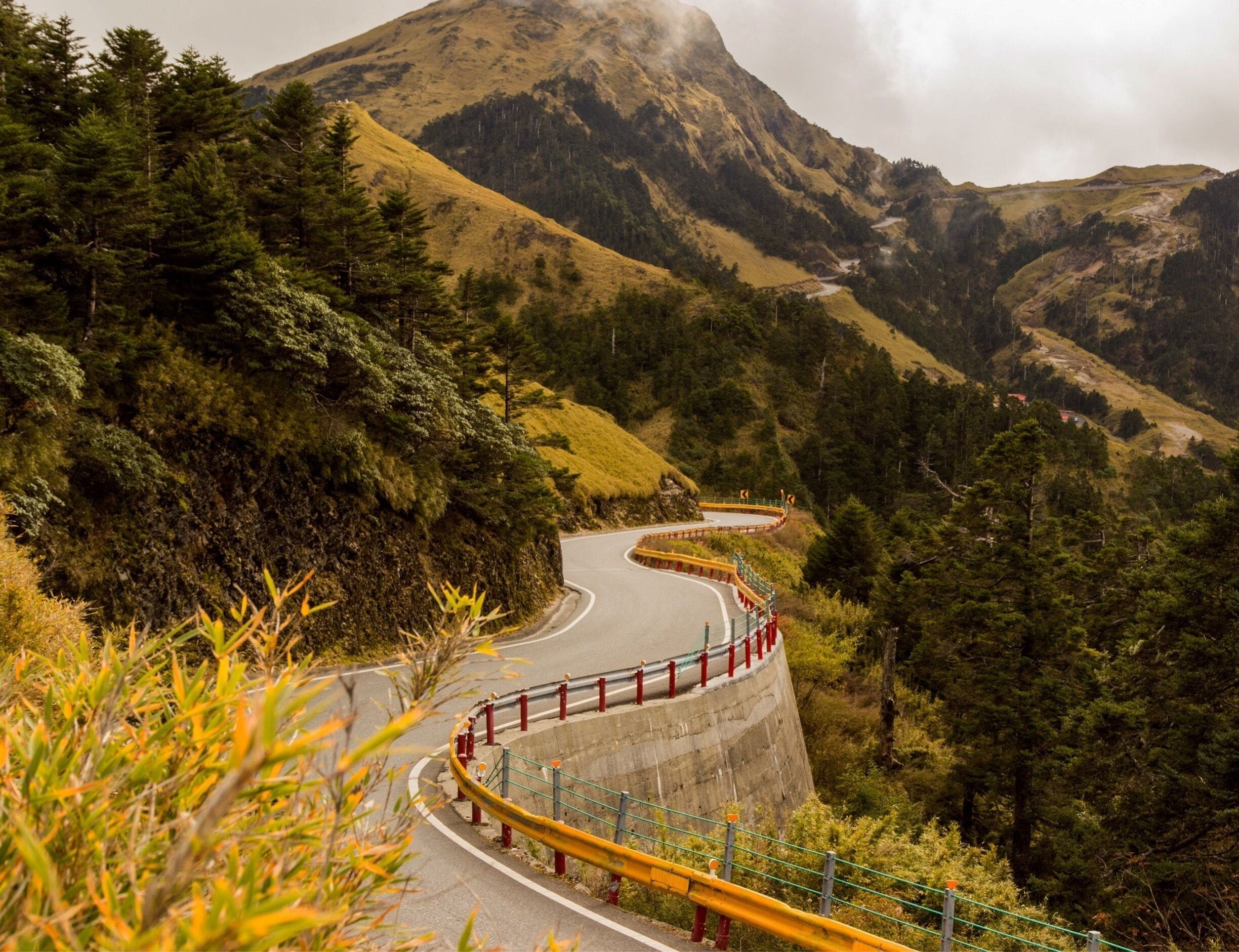 Unbelievable scooter ride from Hualien up to the peak at 10,000m. Make sure to take warm clothes.
