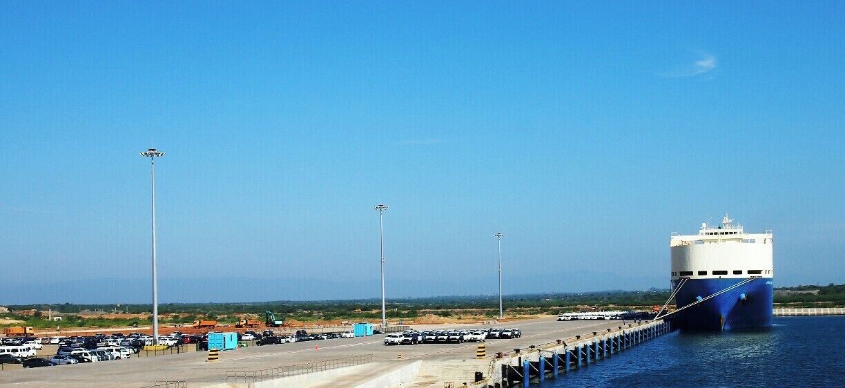 New harbour in Hambanthota 